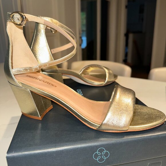 BERNARDO BOWIE Champagne Glove Leather Size 9M block heel Sandal - Picture 3 of 8